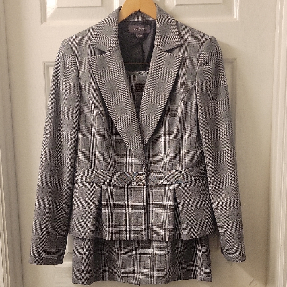 Liz Claiborne Gray Plaid Blazer and Skirt Set